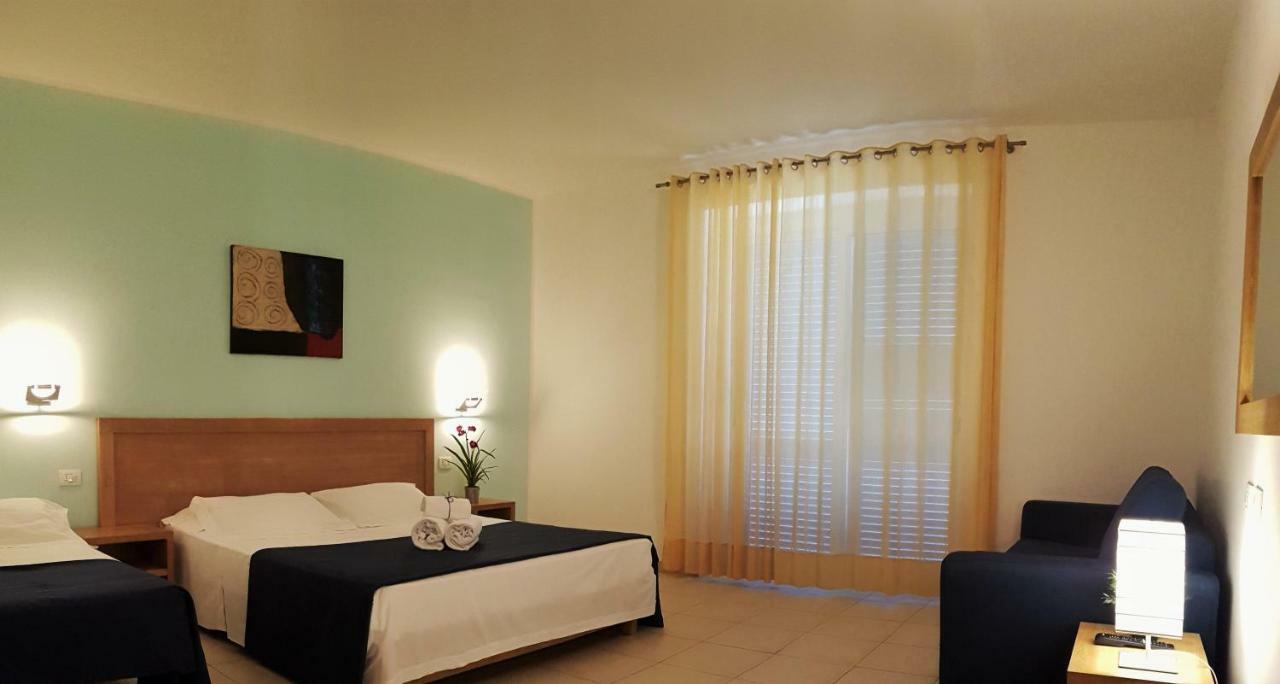 Parco Della Rocca Hotel Punta Braccetto Kültér fotó